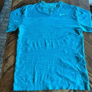 Large Nike men’s quick dry tshirt.